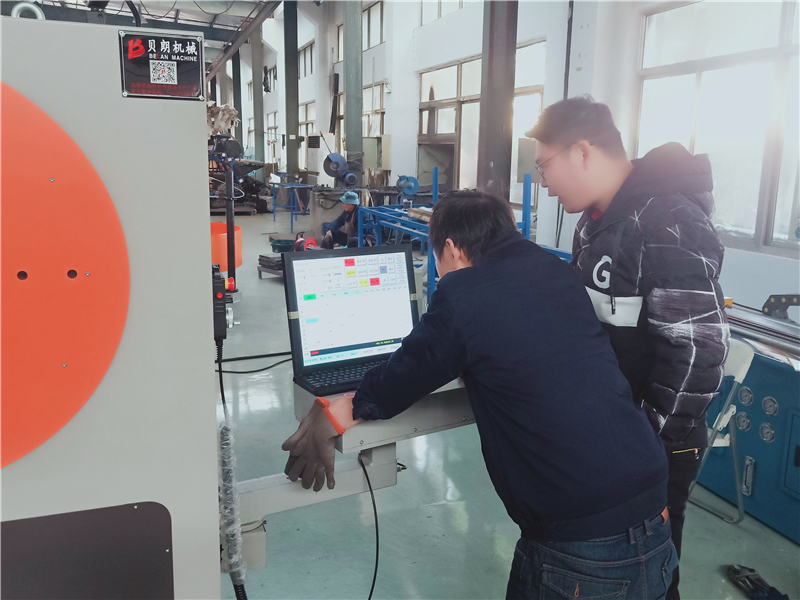 貝朗折彎?rùn)C(jī)數(shù)控在江蘇某客戶處展開(kāi)培訓(xùn)啦！